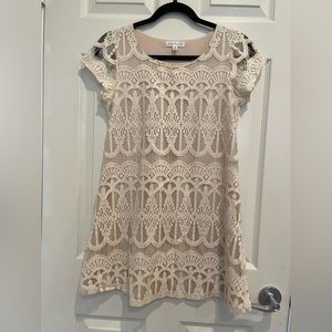 SOCIALITE WOMEN’s White lace dress